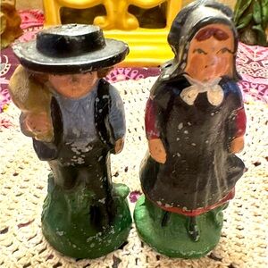 Vintage Amish Couple Salt & Pepper Shakers, Cast Iron